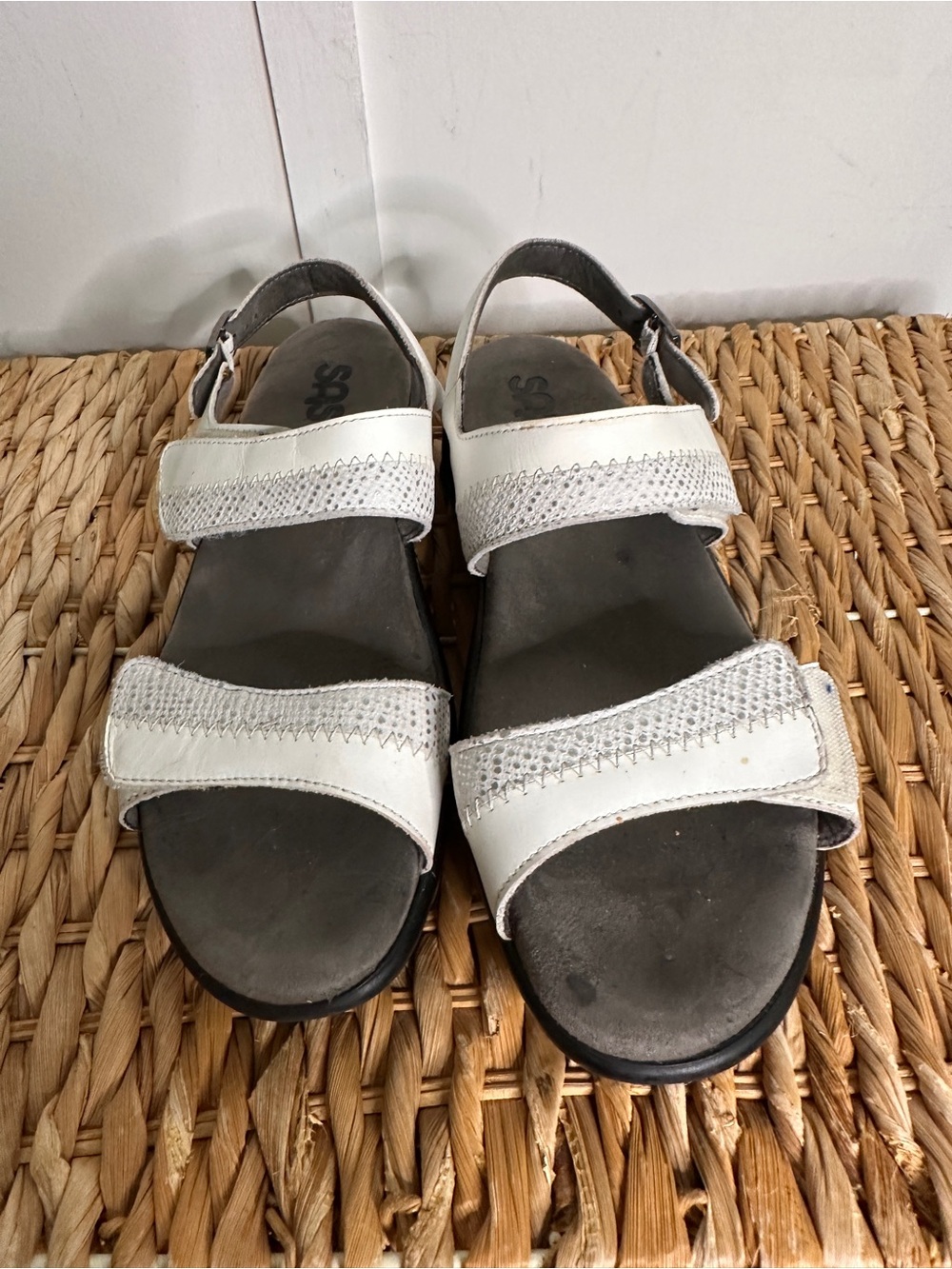 SAS White Women's Adjustable Strap‎ Sandals